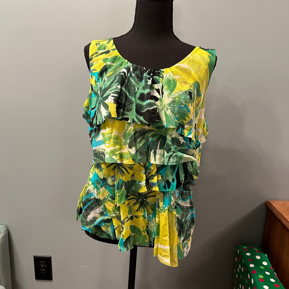 CHAUS/light green layered tank-top with leaf designs